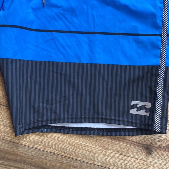 Billabong Platinum Stripe boardshorts - Picture 4 of 12